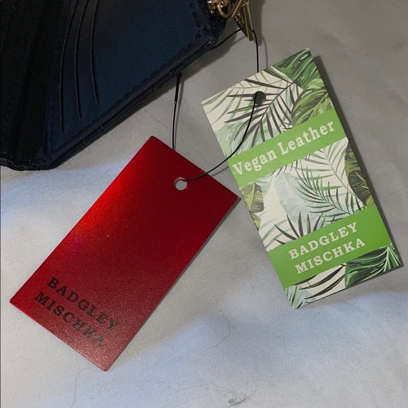 Badgley Mischka Black Quilted Wallet - Picture 6 of 7